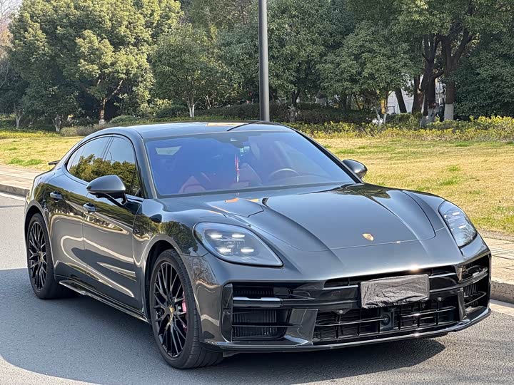 Фото 2 - Porsche Panamera