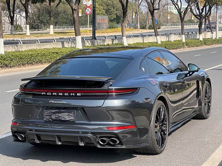 Фото 4 - Porsche Panamera