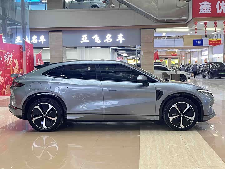 Фото 2 - BYD Song L