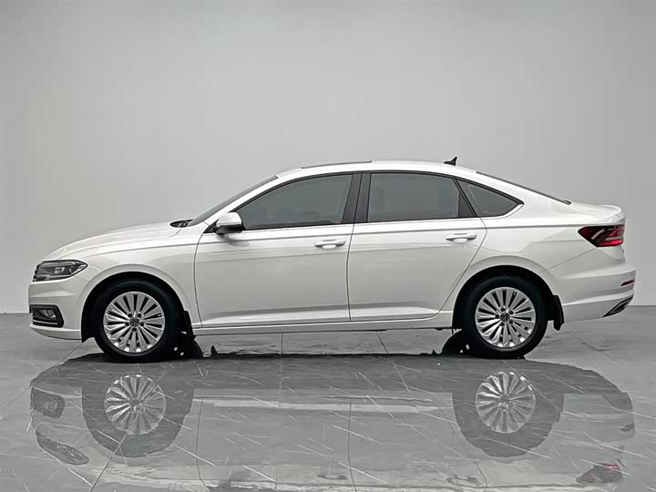 Фото 3 - Volkswagen Lavida