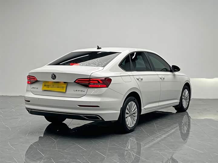 Фото 6 - Volkswagen Lavida