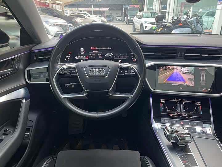 Фото 4 - Audi A7L