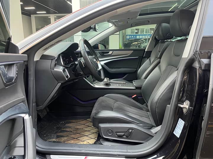 Фото 7 - Audi A7L