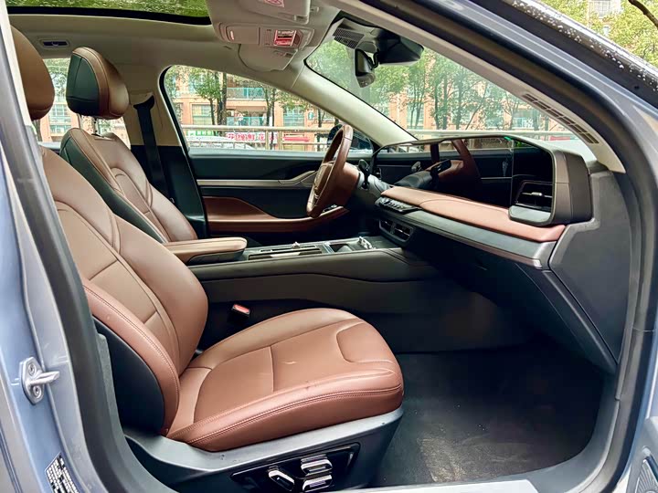 Фото 9 - Lincoln Z (Zephyr)