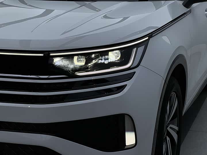 Фото 3 - Volkswagen Tavendor