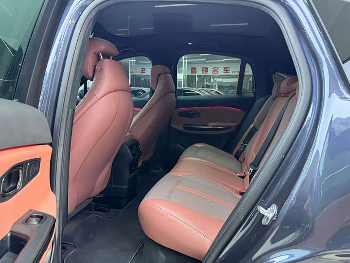 Фото 8 - Nio EC6