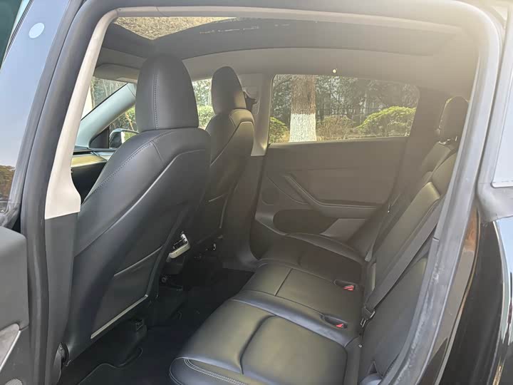 Фото 4 - Tesla Model Y