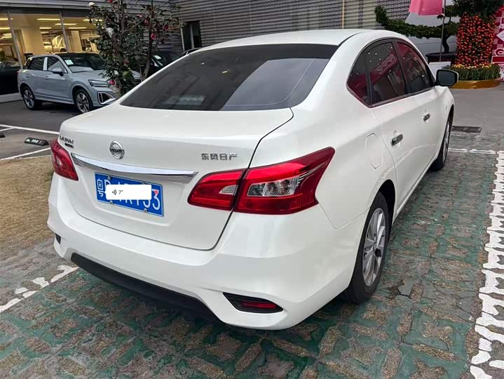 Фото 2 - Nissan Sylphy