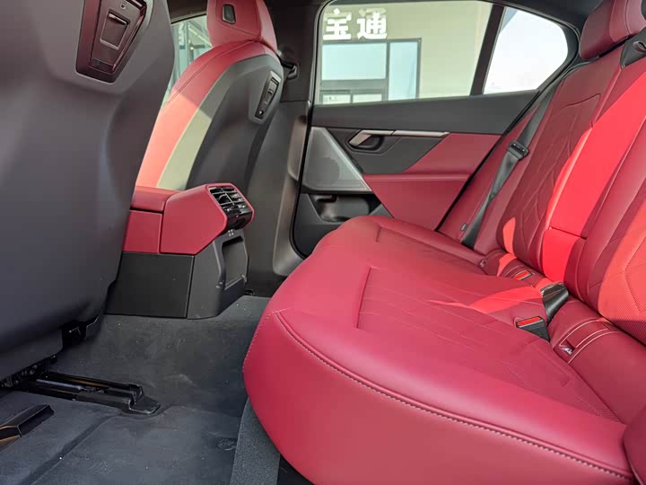 Фото 9 - BMW 5 Series