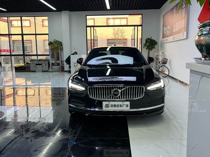 Фото 2 - Volvo S90