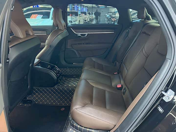 Фото 5 - Volvo S90