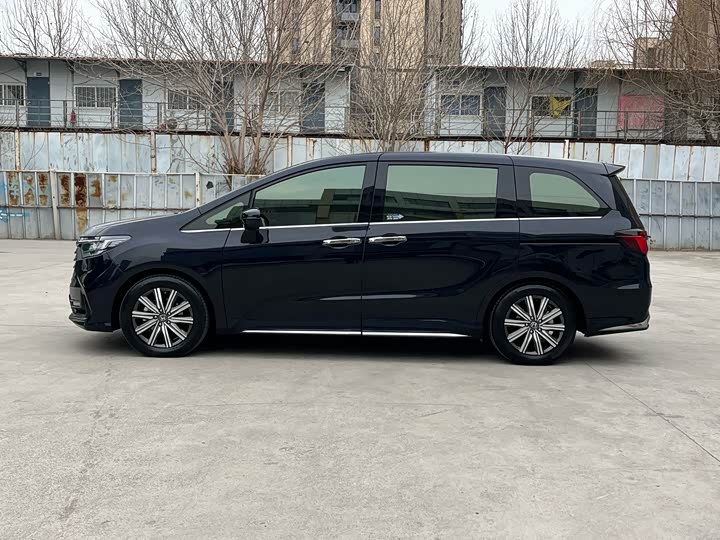 Фото 3 - Honda Odyssey