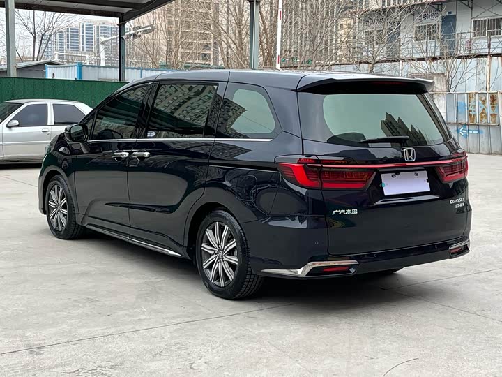 Фото 4 - Honda Odyssey