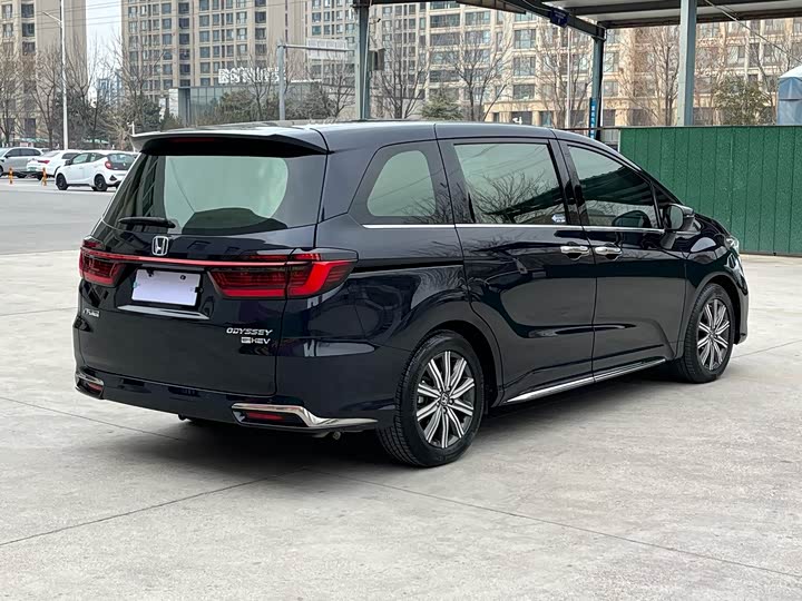 Фото 6 - Honda Odyssey