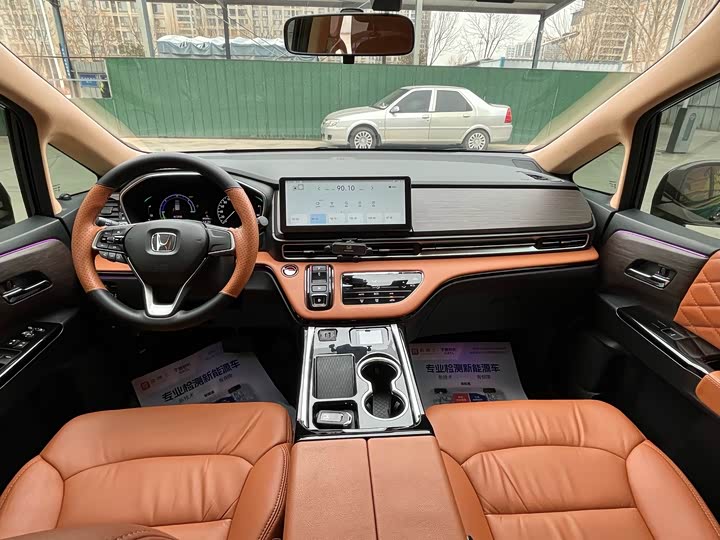 Фото 9 - Honda Odyssey