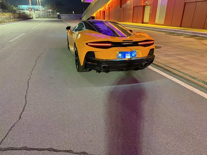 Фото 4 - McLaren GT