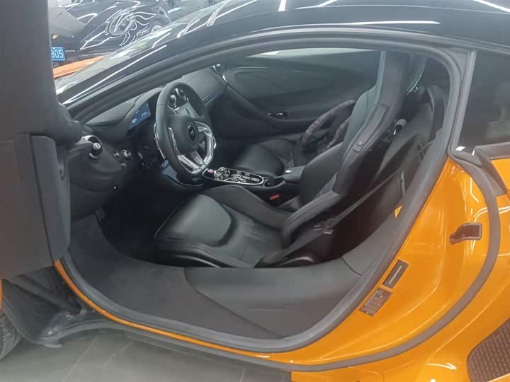 Фото 6 - McLaren GT