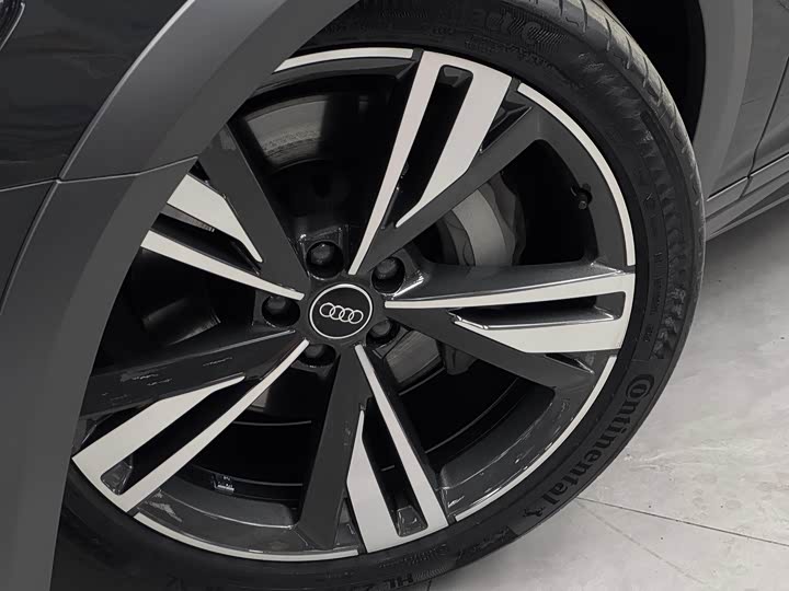 Фото 7 - Audi A6