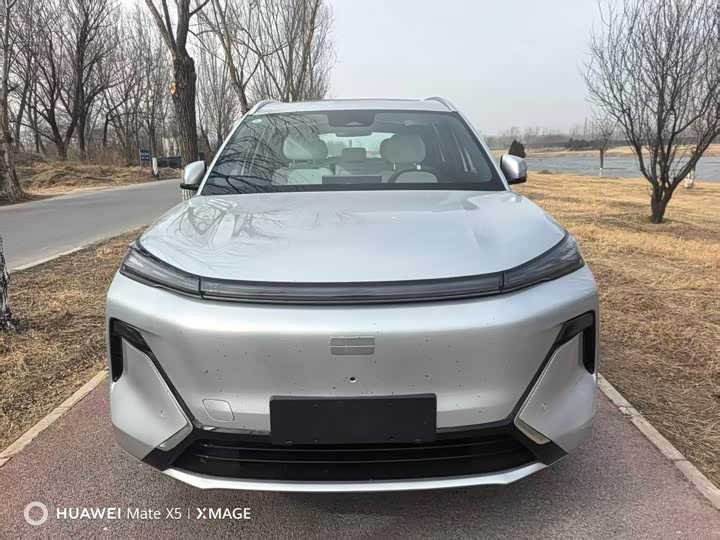 Фото 2 - Geely Galaxy Starship 7