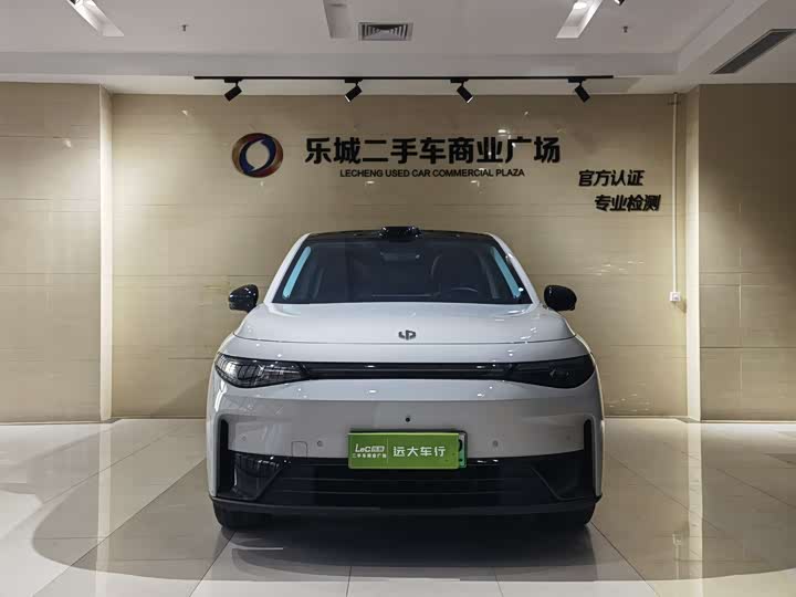 Фото 2 - Leapmotor C10