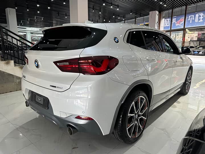 Фото 6 - BMW X2