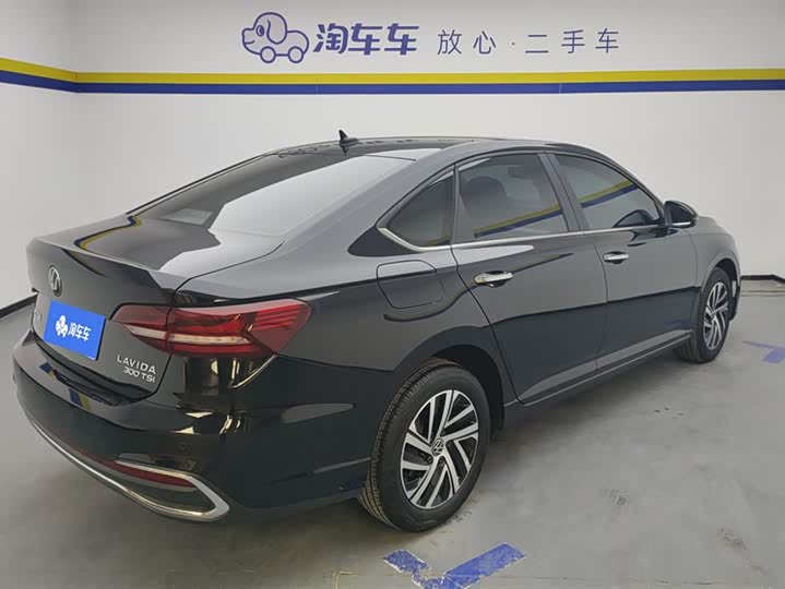 Фото 3 - Volkswagen Lavida