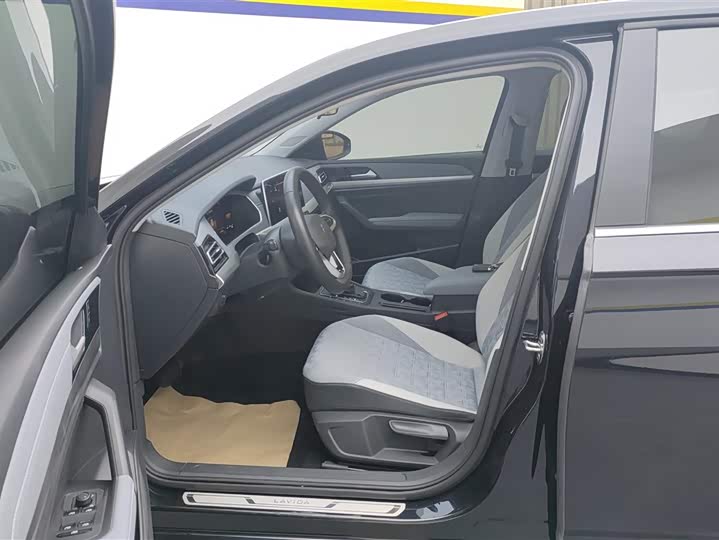 Фото 9 - Volkswagen Lavida