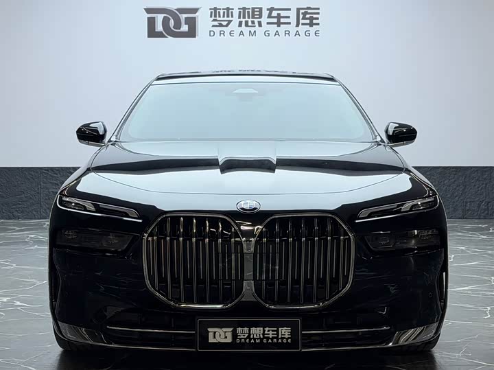 Фото 2 - BMW 7 Series