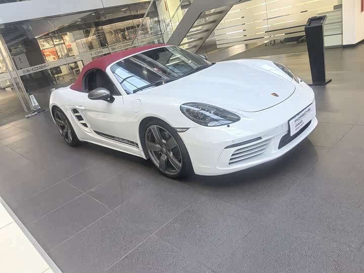 Фото 2 - Porsche 718