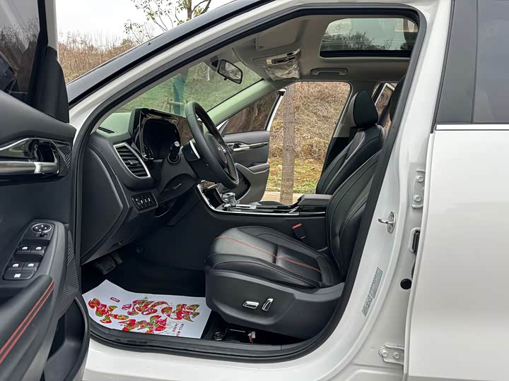 Фото 8 - Kia KX3