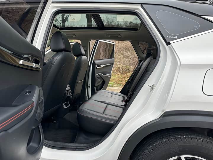 Фото 9 - Kia KX3