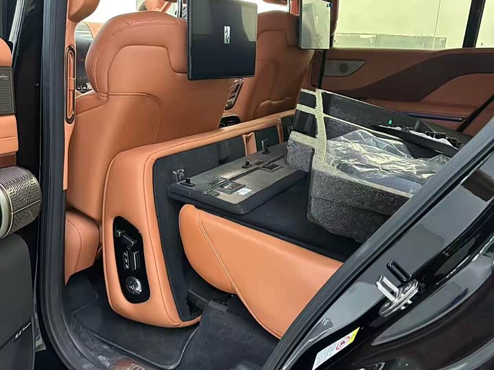 Фото 5 - BYD Yangwang U8