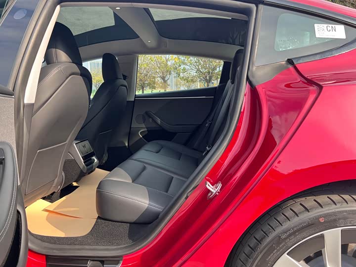 Фото 5 - Tesla Model 3