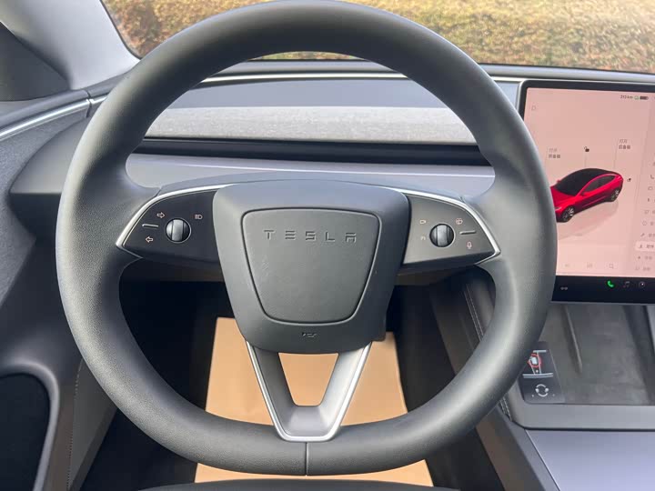 Фото 9 - Tesla Model 3