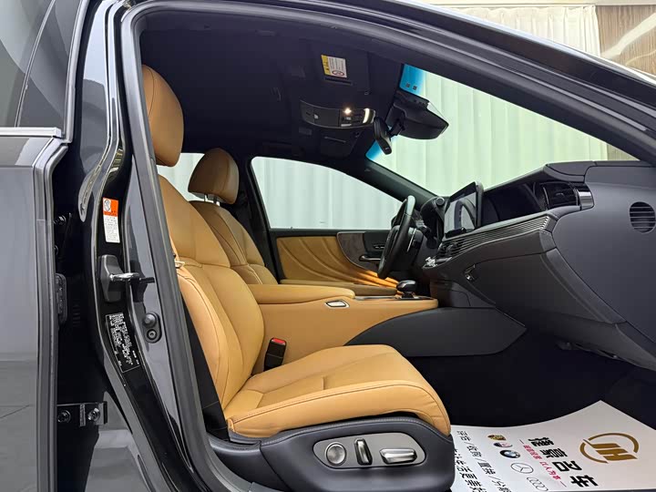 Фото 8 - Lexus LS