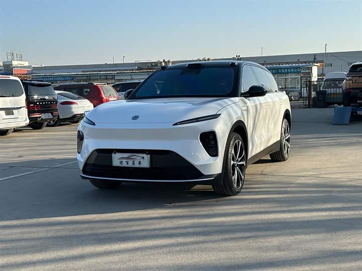 Фото 1 - Nio ES8