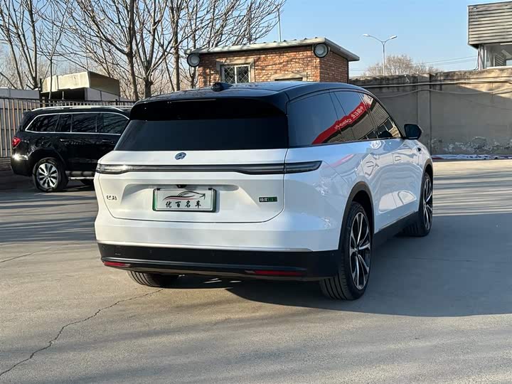 Фото 6 - Nio ES8