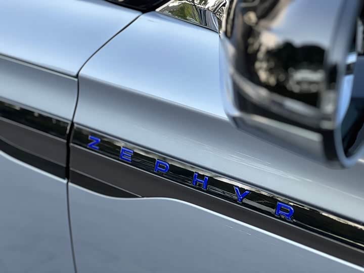 Фото 6 - Lincoln Z (Zephyr)