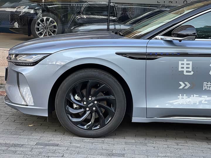 Фото 7 - Lincoln Z (Zephyr)