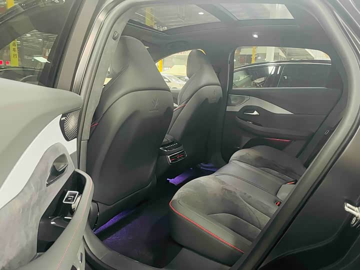 Фото 9 - BAIC Arcfox Alpha S