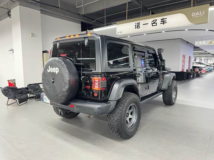 Фото 5 - Jeep Wrangler