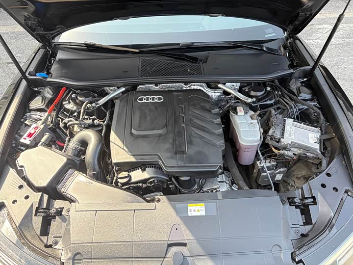 Фото 6 - Audi A6L