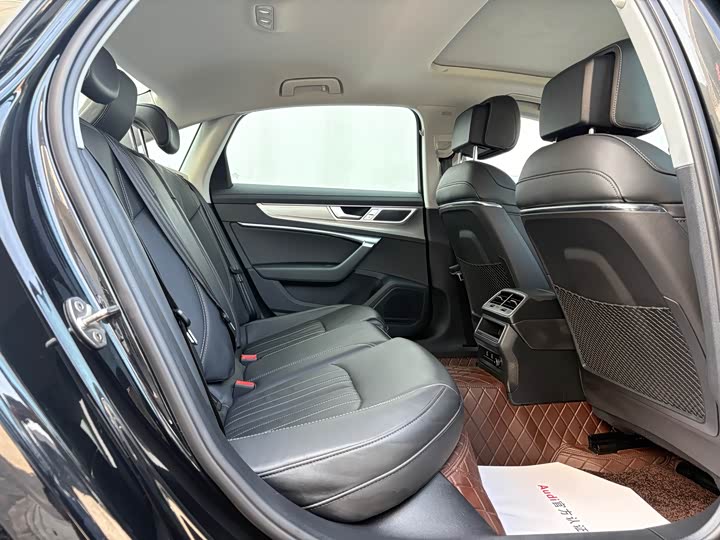 Фото 7 - Audi A6L