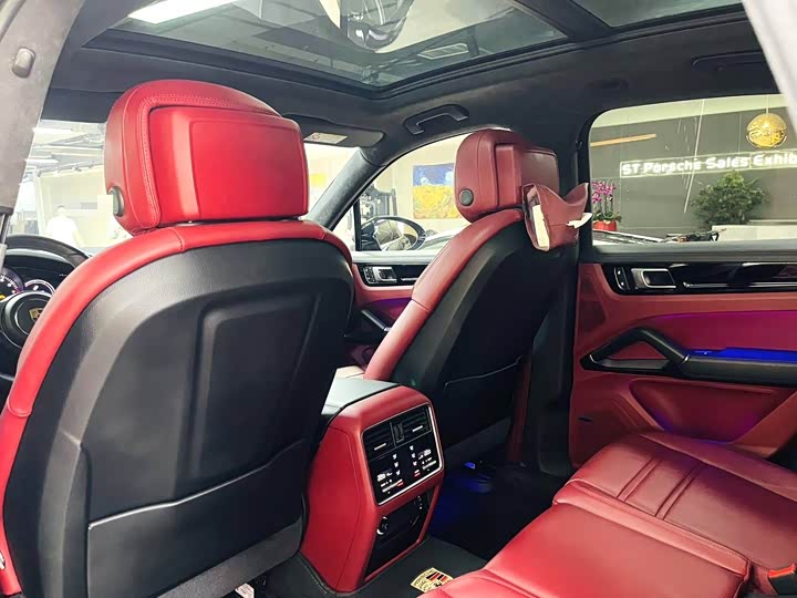 Фото 9 - Porsche Cayenne Hybrid