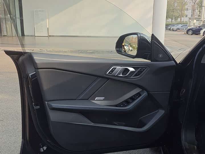 Фото 8 - BMW 2 Series