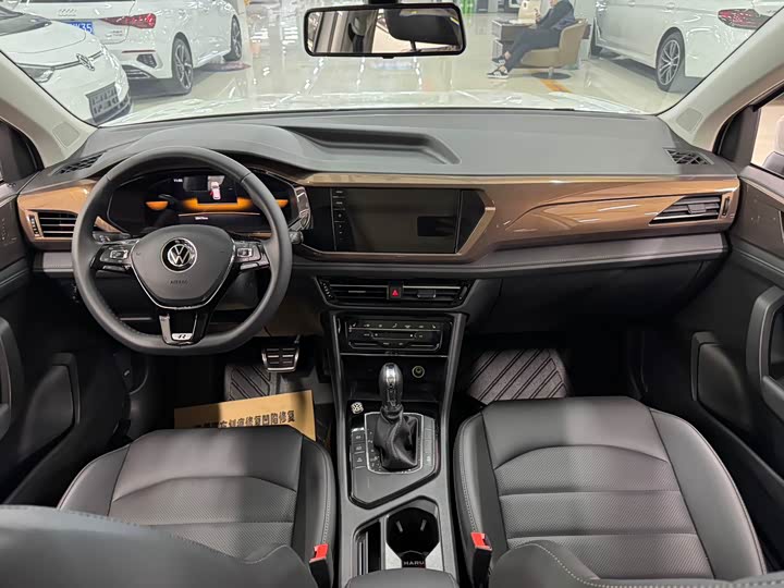 Фото 5 - Volkswagen Tharu