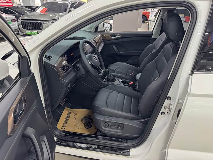 Фото 6 - Volkswagen Tharu