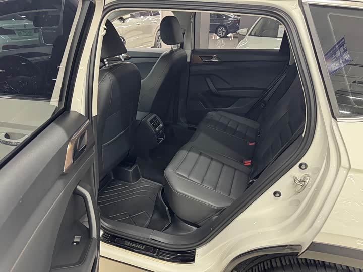 Фото 7 - Volkswagen Tharu