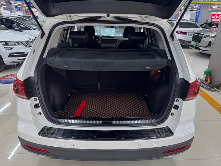 Фото 8 - Volkswagen Tharu