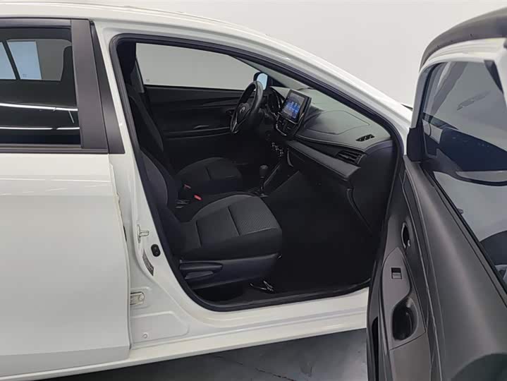 Фото 8 - Toyota Vios